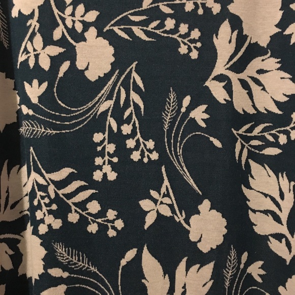 LuLaroe Irma - Picture 2 of 3